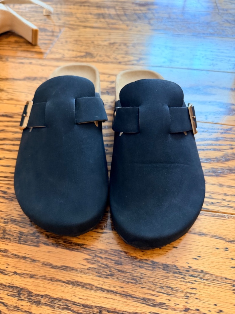 Clogs - Picture 2 of 4